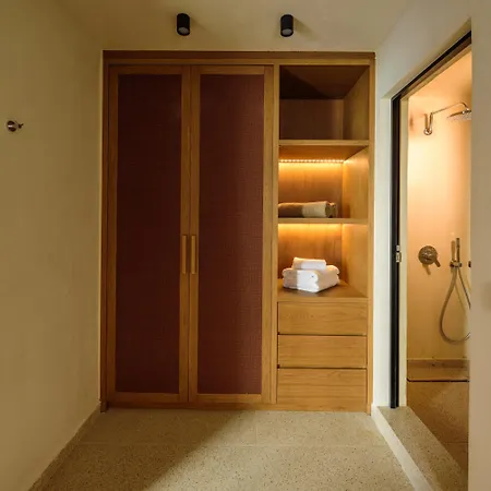 Отель Alleys All-suite & 5*
